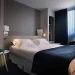 Le Cinq Hyper - Centre 4* Σαμπερί