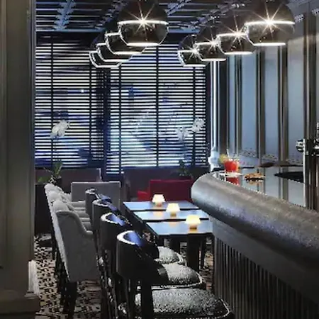 Le Cinq Hyper - Centre Hotel 4*