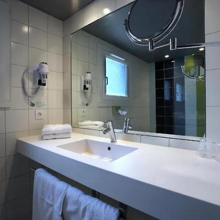 Le Cinq Hyper - Centre 4* Σαμπερί