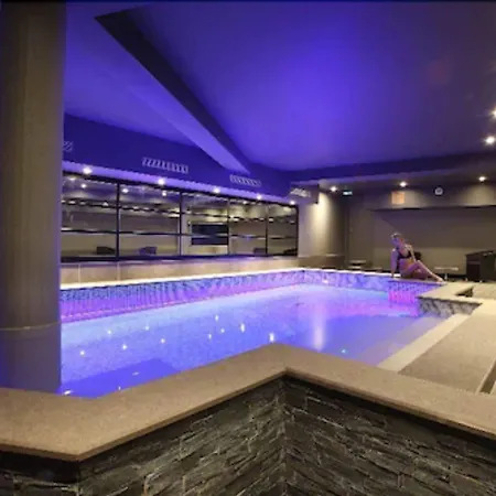 호텔 Le Cinq Hyper - Centre 4*