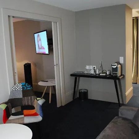 호텔 Le Cinq Hyper - Centre Chambéry
