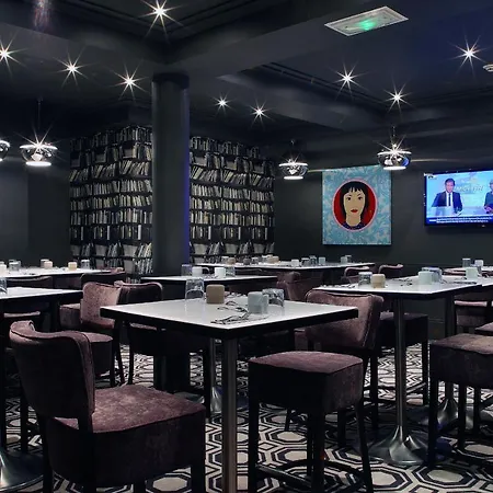 호텔 Le Cinq Hyper - Centre 4*
