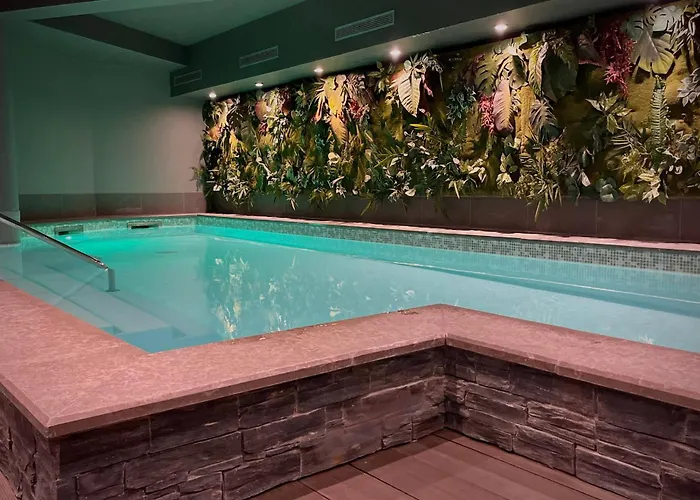 Le Cinq Hyper - Centre 호텔 4*