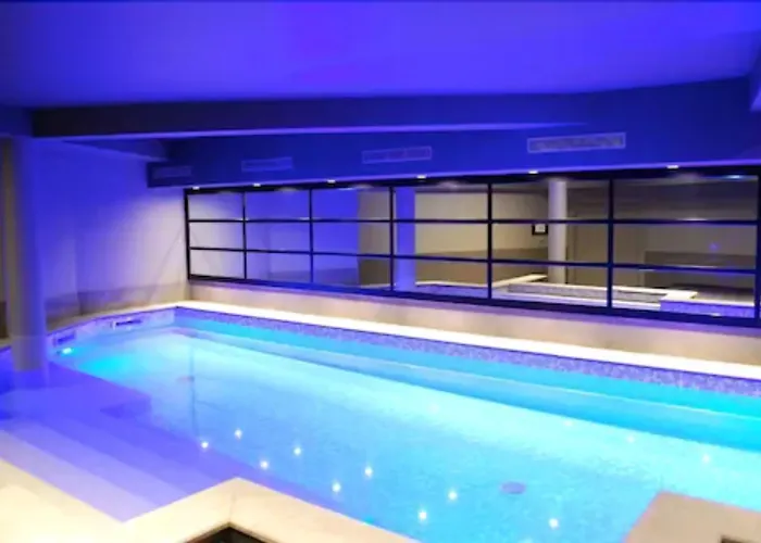 Le Cinq Hyper - Centre 4*