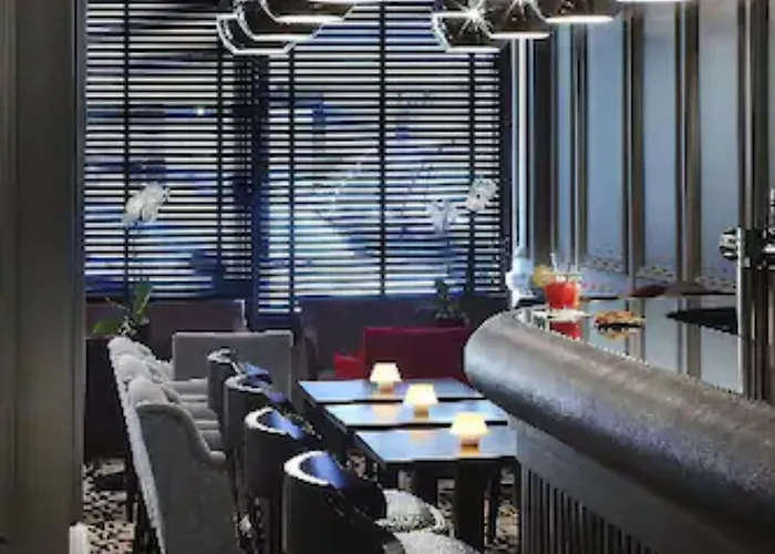 Le Cinq Hyper - Centre 4*