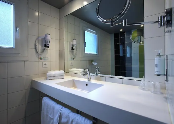 Le Cinq Hyper - Centre 4* Σαμπερί