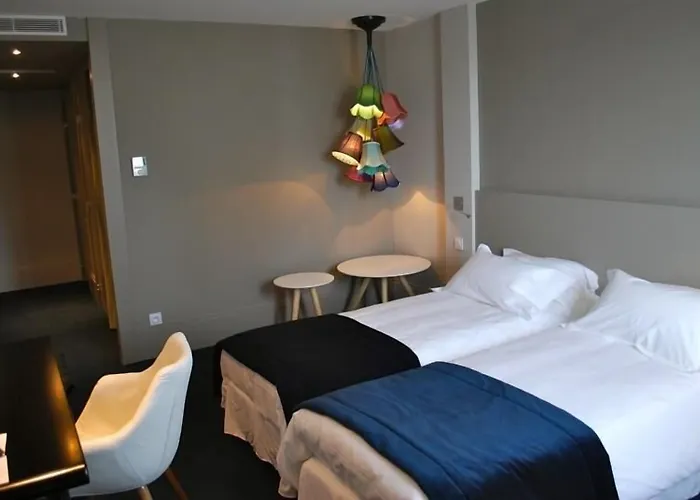 Le Cinq Hyper - Centre 호텔 4*