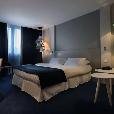 Hotel Le Cinq Hyper - Centre Chambéry