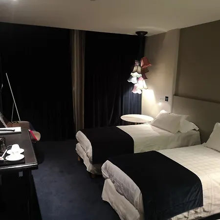 Le Cinq Hyper - Centre Hotel Chambéry